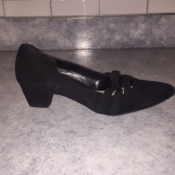 Professional Heels - Picture 2 of 2